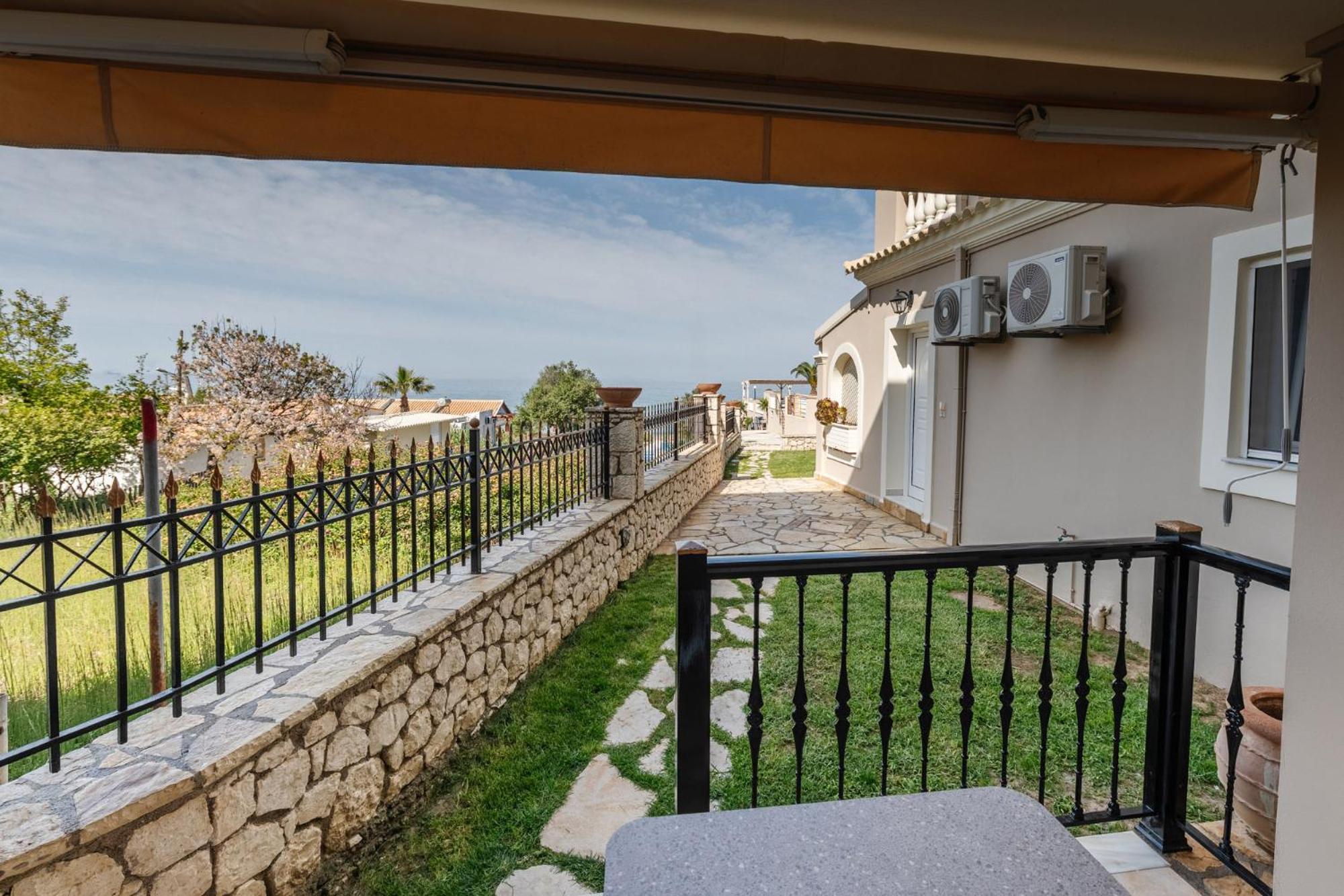 אגיוס גורדיוס Sea Breeze Hotel & Apartments מראה חיצוני תמונה