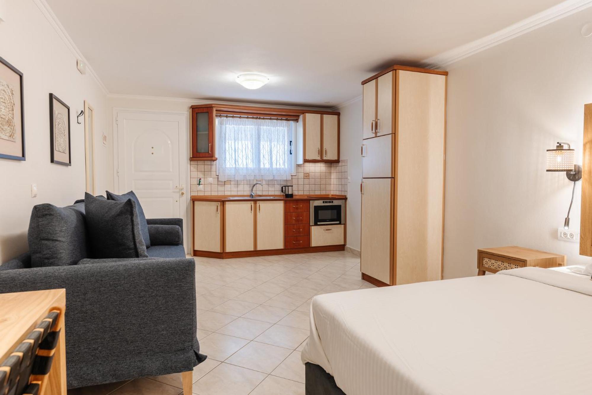 אגיוס גורדיוס Sea Breeze Hotel & Apartments מראה חיצוני תמונה
